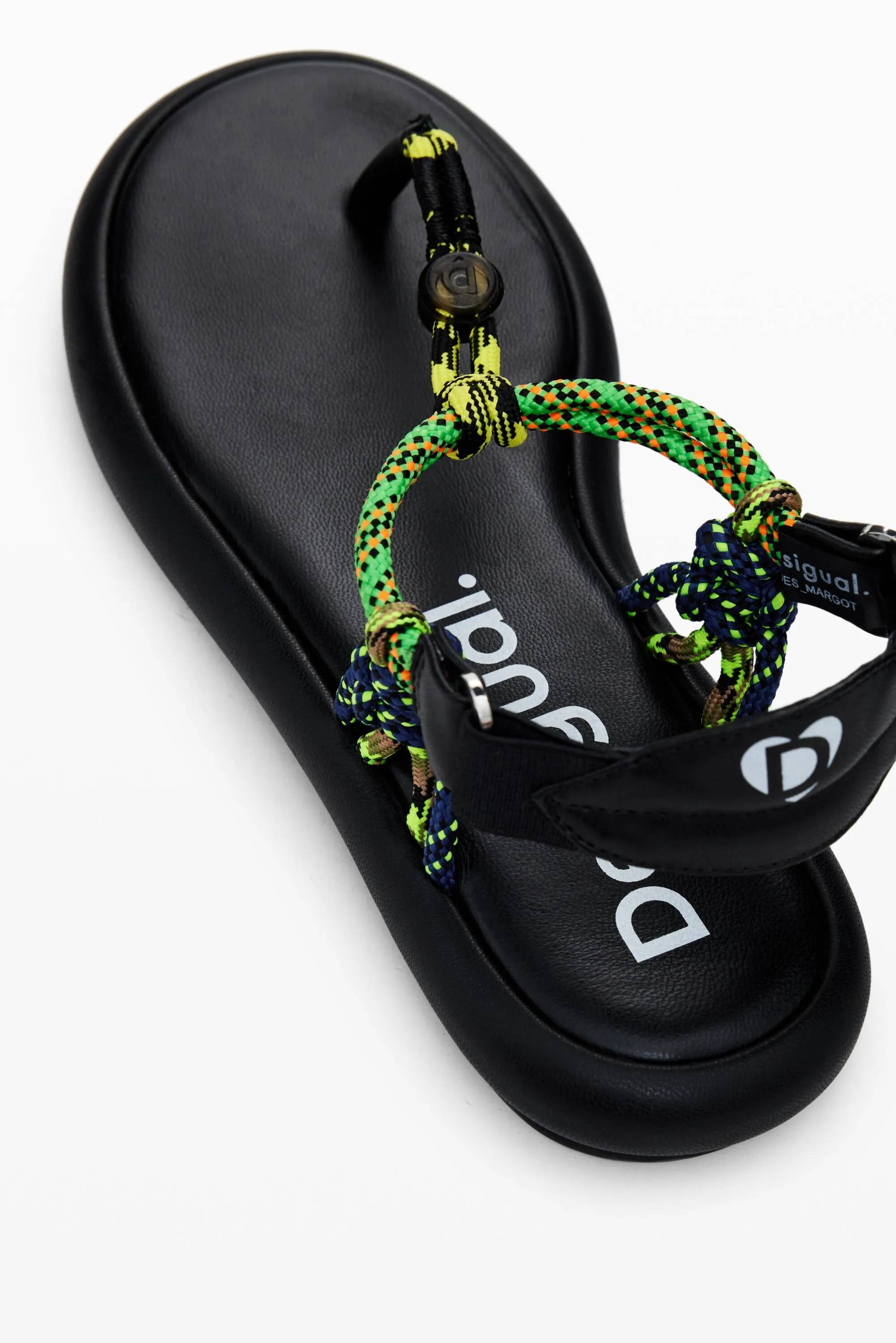 Sandalias planas cuerda