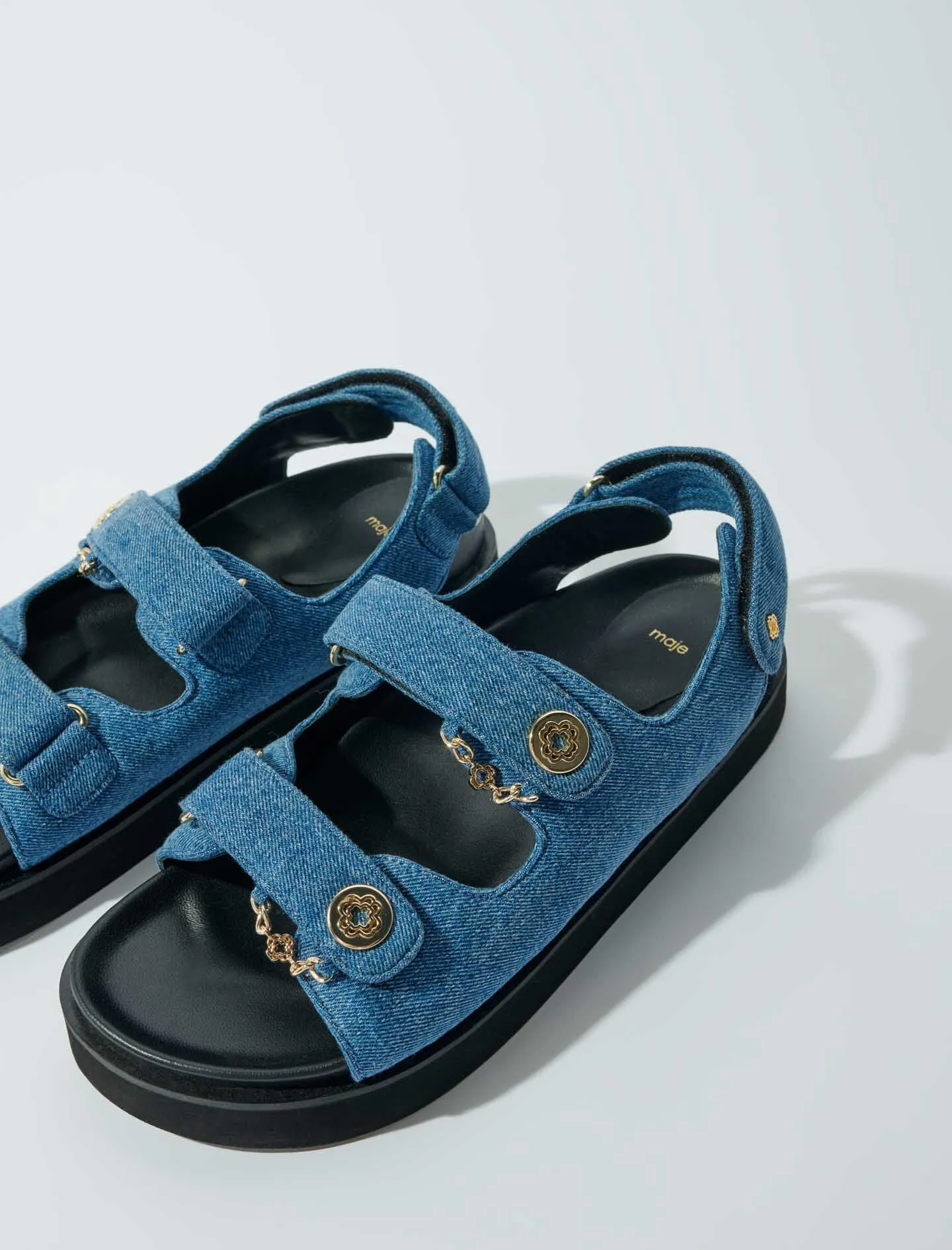 Sandalias planas de denim