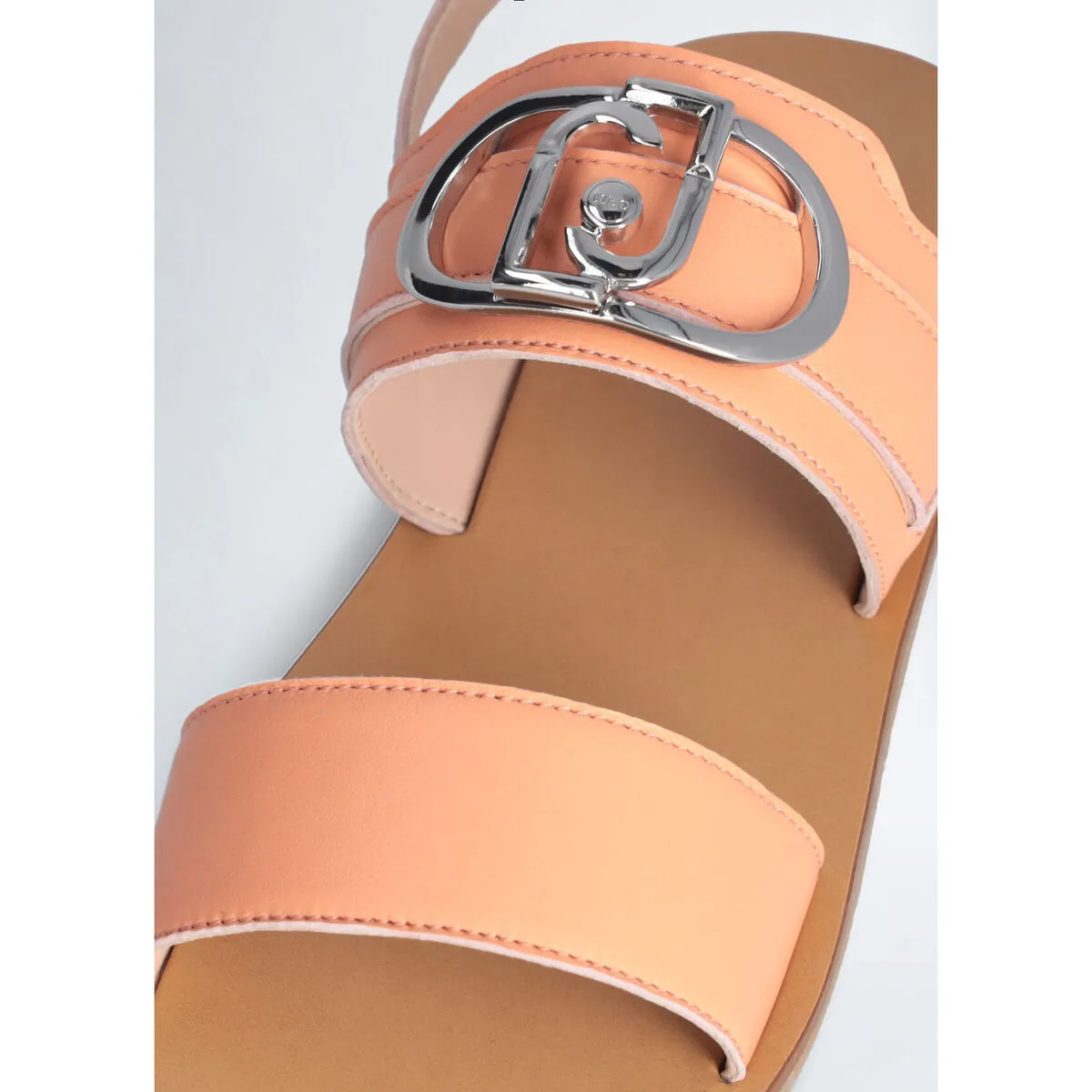 Sandalias planas de piel