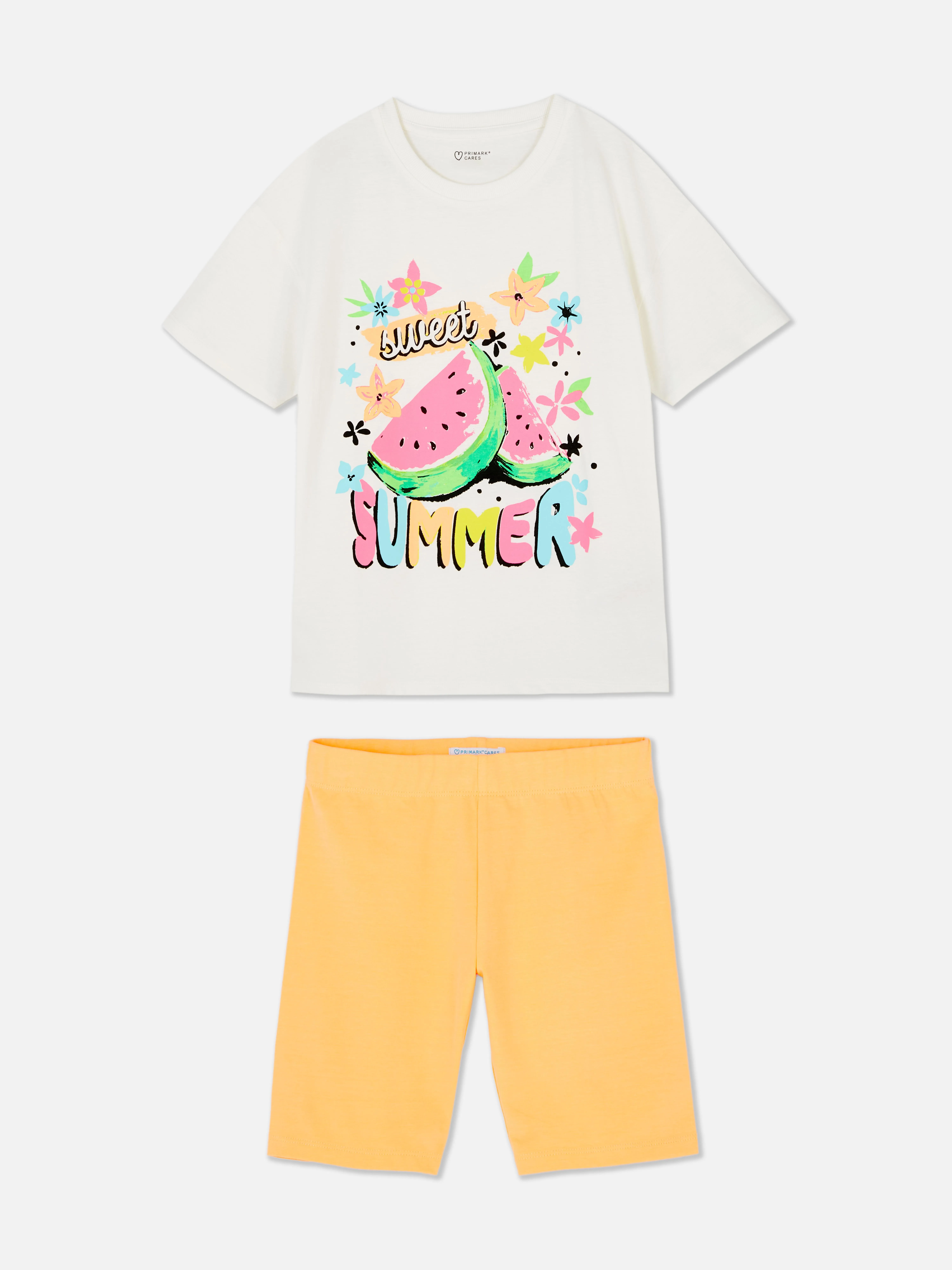 Set de camiseta gráfica y pantalones cortos a juego
