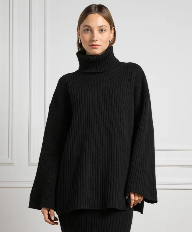 Solotre Black ribbed wool sweater