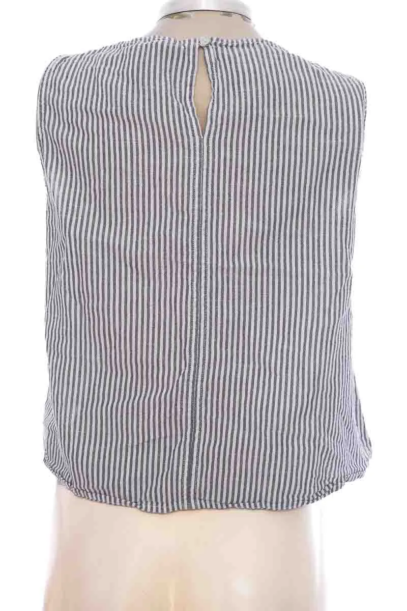 TOP / CAMISETA COLOR AZUL  SYBILLA