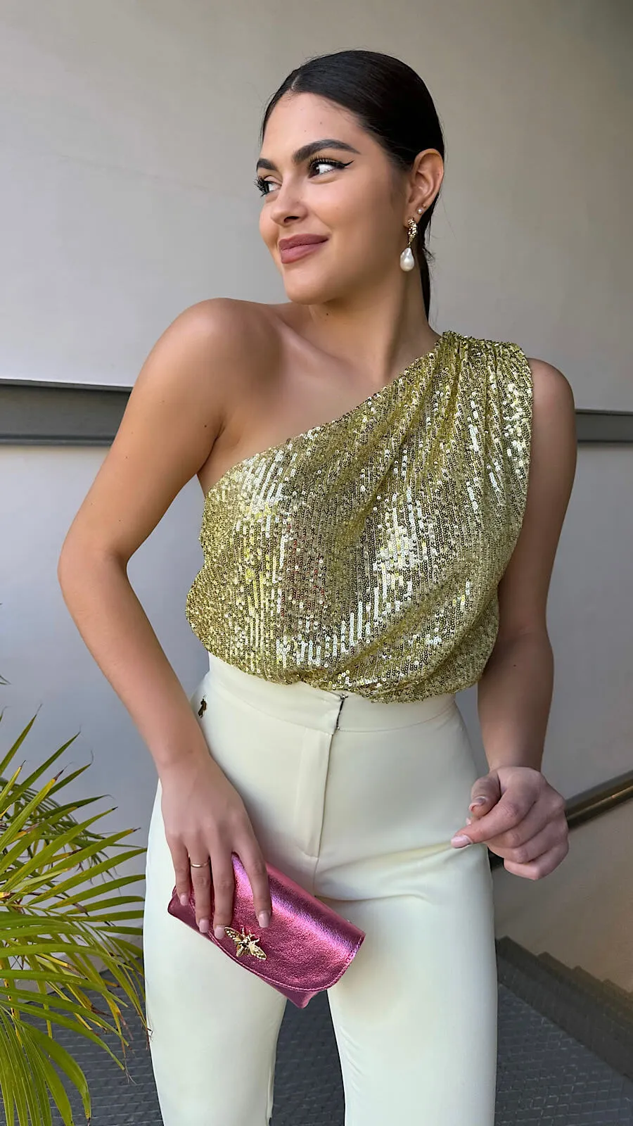 Traje Amarillo Pastel