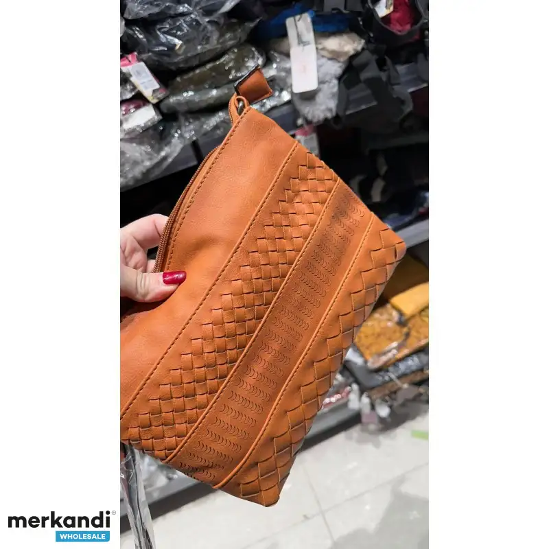 Variedad de Bolsos en Lote de 500 Unidades Surtidas para Diversos Negocios