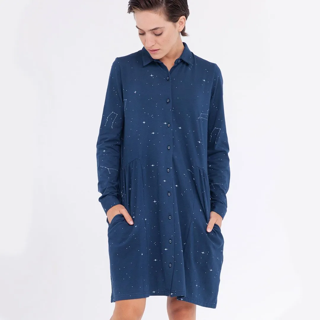 Vestido camisero con estampado de constelaciones