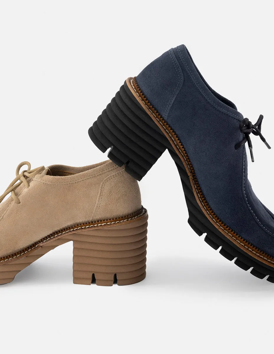 Wallabe de ante color azul para mujer con suela extraligera