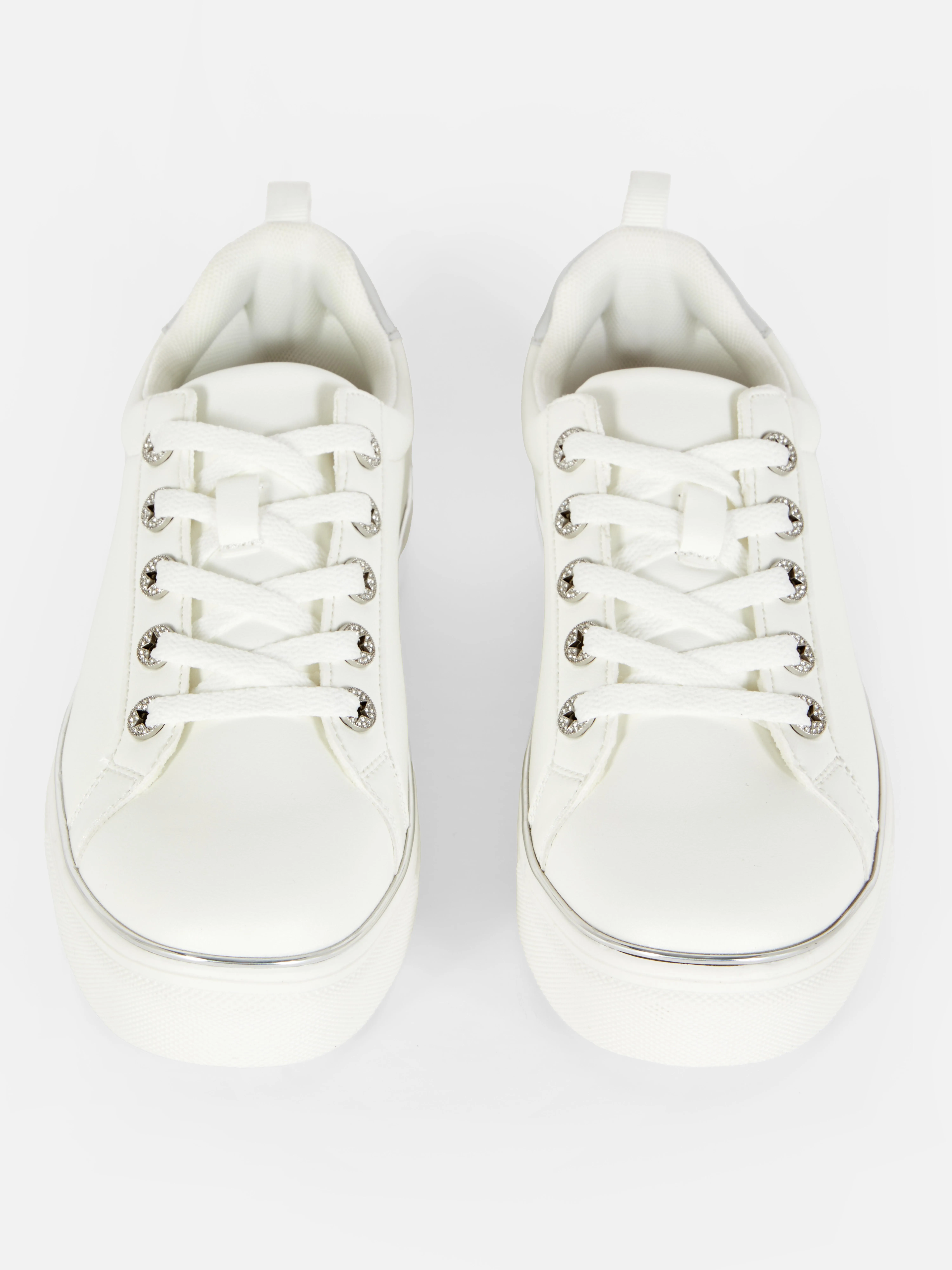 Zapatillas deportivas con ojales con strass