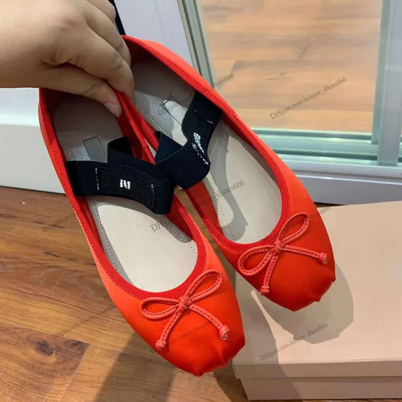 Zapatos planos de ballet Zapatos de baile profesionales de diseñador Bailarinas de satén Plataforma Bowknot Boca baja Zapato úni