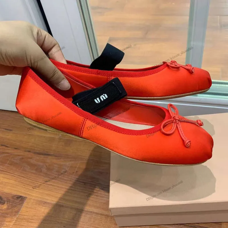 Zapatos planos de ballet Zapatos de baile profesionales de diseñador Bailarinas de satén Plataforma Bowknot Boca baja Zapato úni