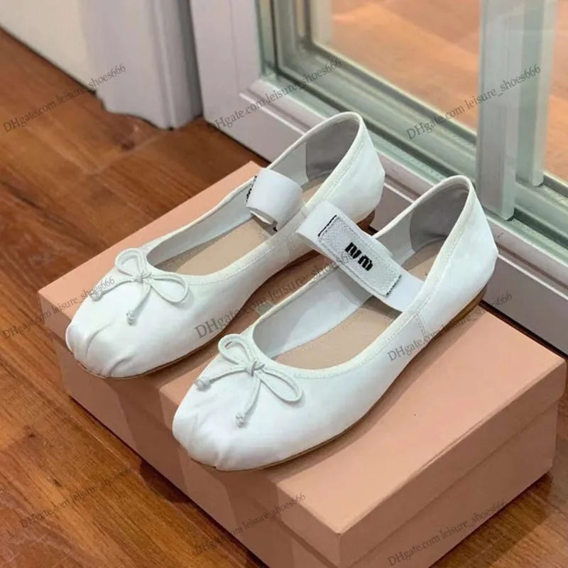 Zapatos planos de ballet Zapatos de baile profesionales de diseñador Bailarinas de satén Plataforma Bowknot Boca baja Zapato úni